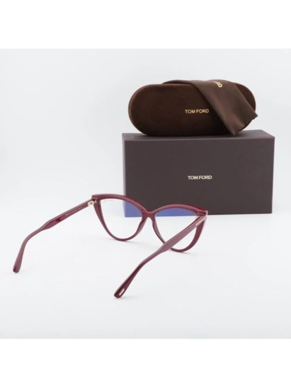 Tom Ford model ft5843
